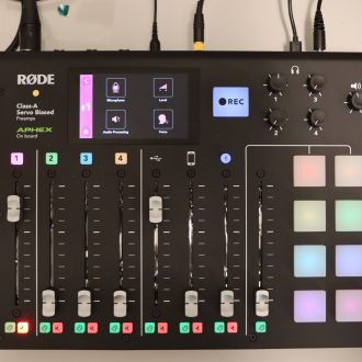 Rodecaster Pro mixer board